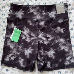 FOREVER 21 HIGH RISE BIKER SHORT